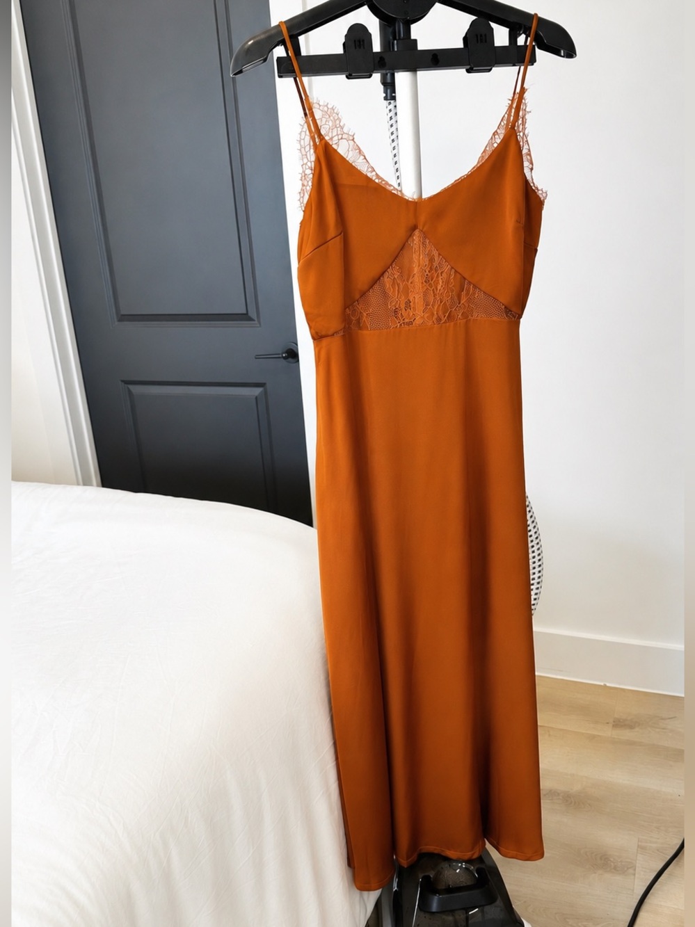 Petal & Pup Ariel Brown Satin Lace Midi Dress Size 8 NWT - Picture 4 of 11